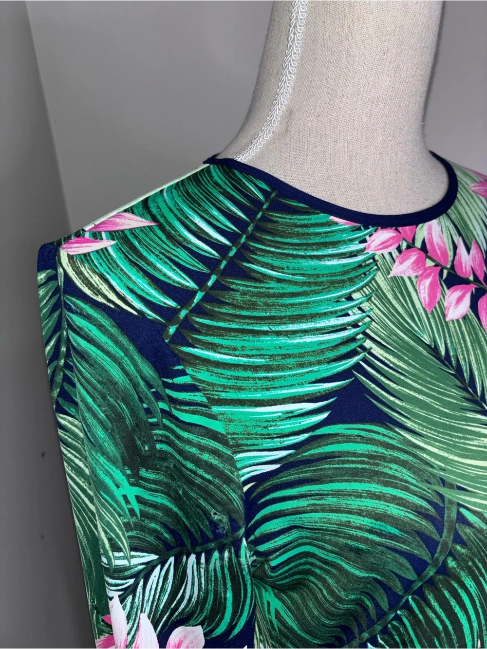 Lands End tropical floral print long sleeve rash guard swim shirt Medium 10-12